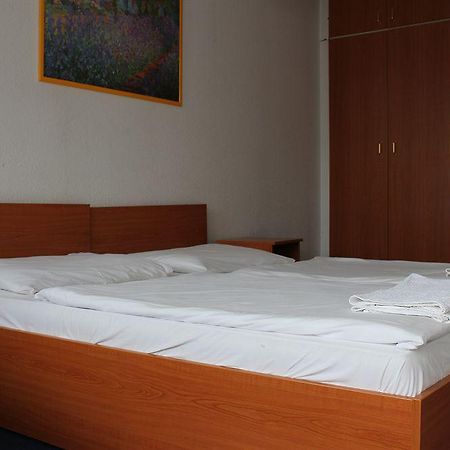 Romai Hotell Budapest Exteriör bild