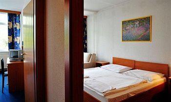 Romai Hotell Budapest Exteriör bild
