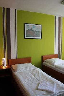 Romai Hotell Budapest Exteriör bild